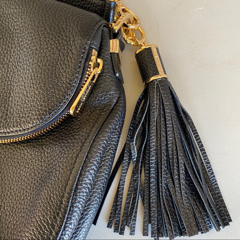 Beautiful Black Leather Michael Kors Purse - Picture 3 of 11